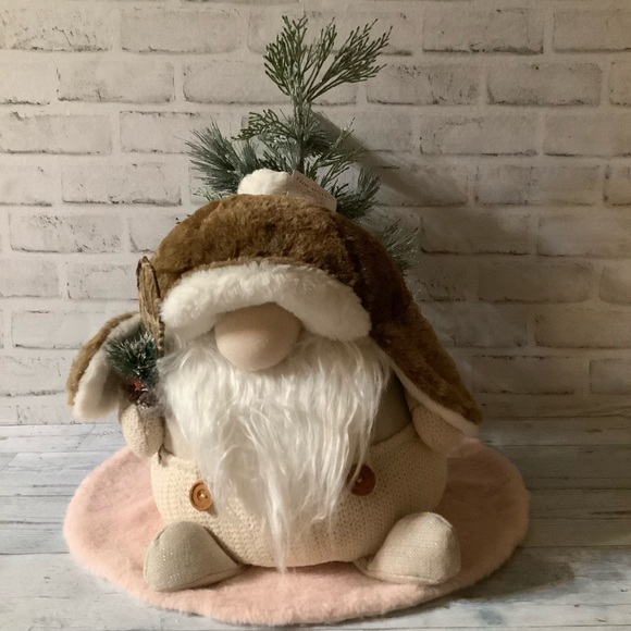 Sleigh Hill Trading Company Large Gnome With Snowshoe - Picture 1 of 6